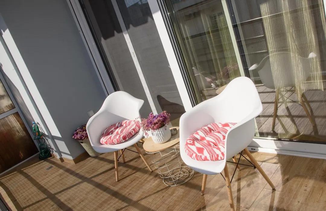 Annag Apart And Zitahouse-1